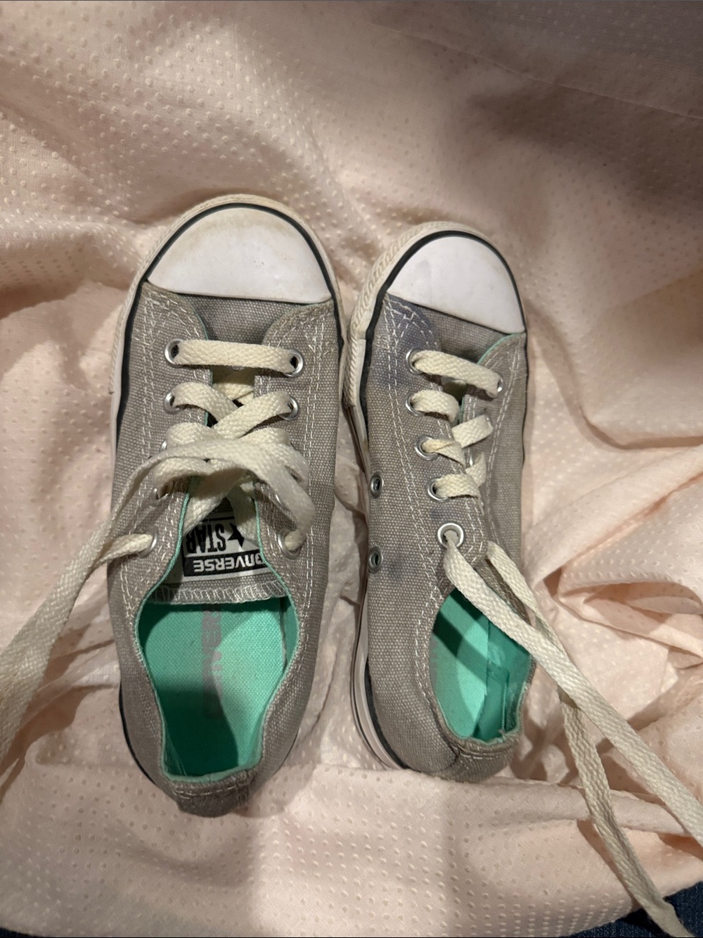 Converse All Star Kids Low-Top Canvas Sneakers in Gray with Mint Insole